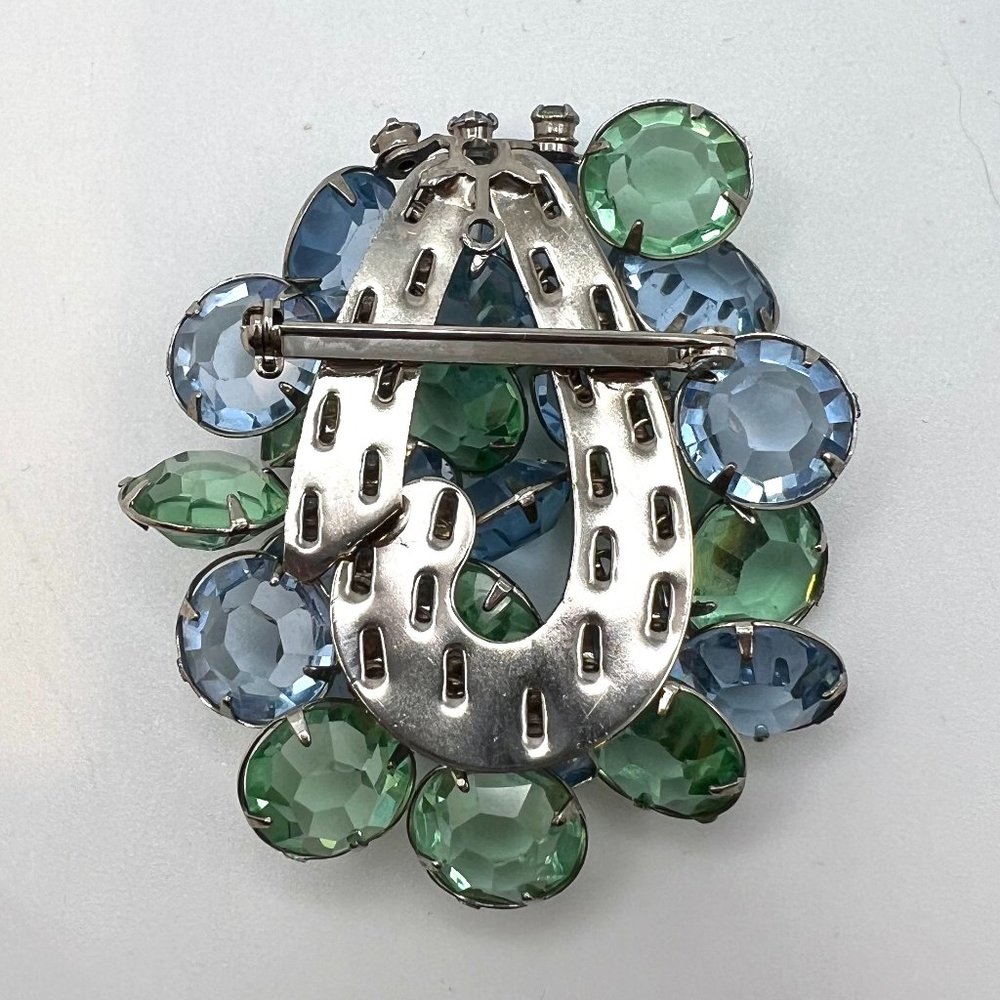 Uranium Glass Cha-cha Brooch - Picture 5 of 5